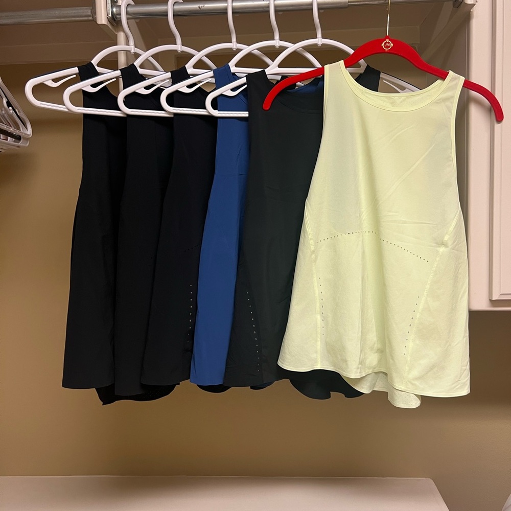 Bundle Lululemon Lightweight Stretch Tank